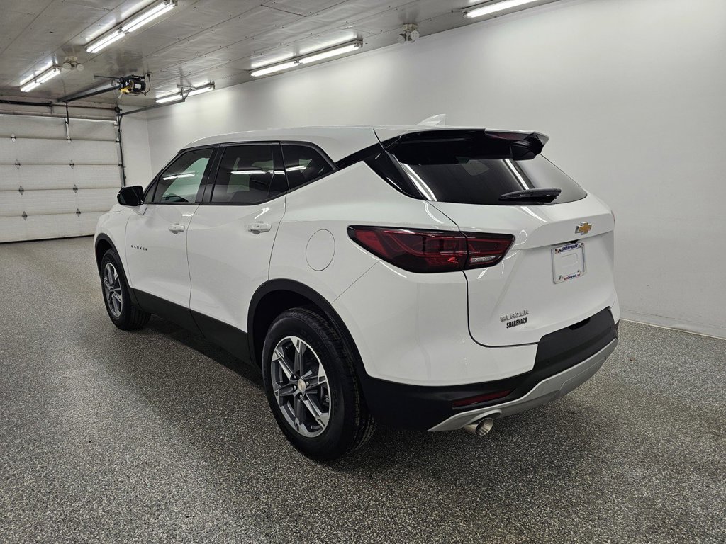 Used 2026 Chevrolet Blazer LT FWD image 7