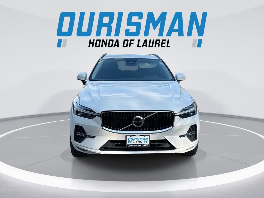 Used 2022 Volvo XC60 B5 Momentum image 3