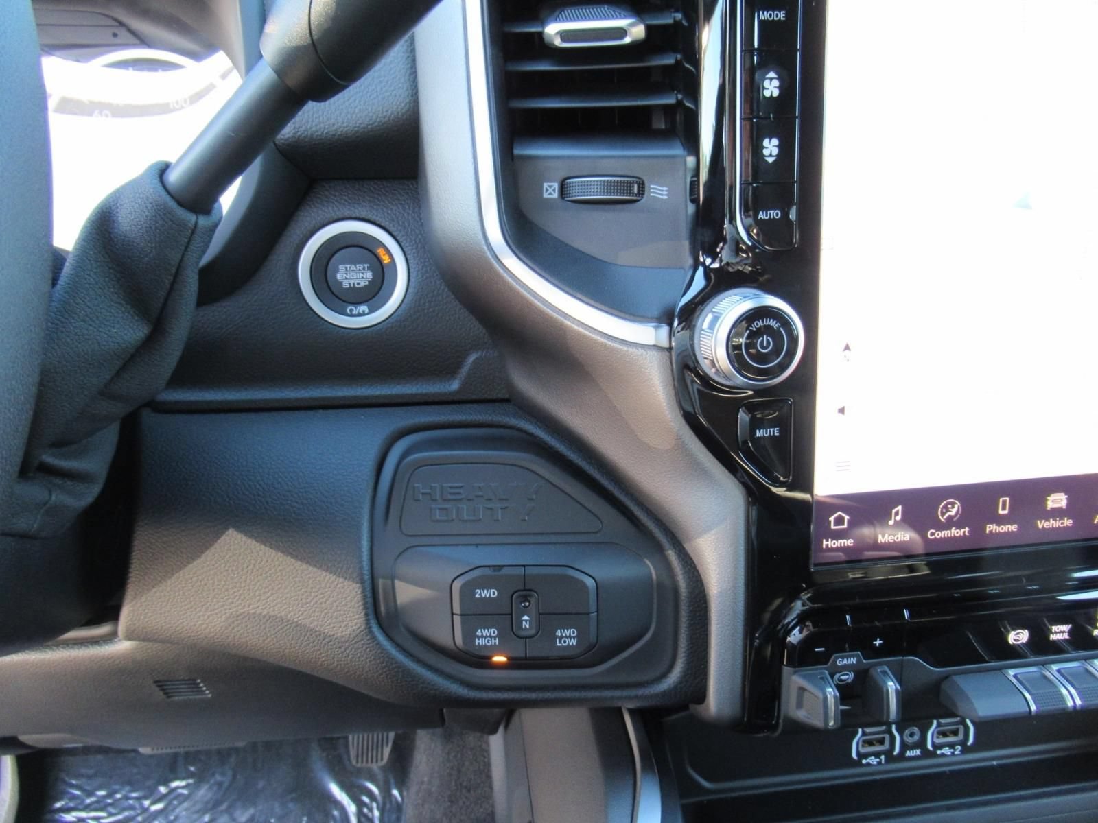 New 2026 RAM 3500 Big Horn AWD/4WD image 24