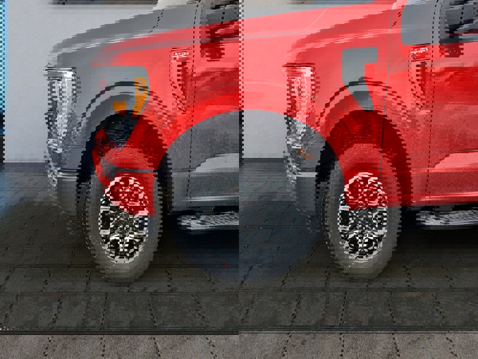 Certified 2023 Ford F150 XLT w/ Equipment Group 302A High image 25