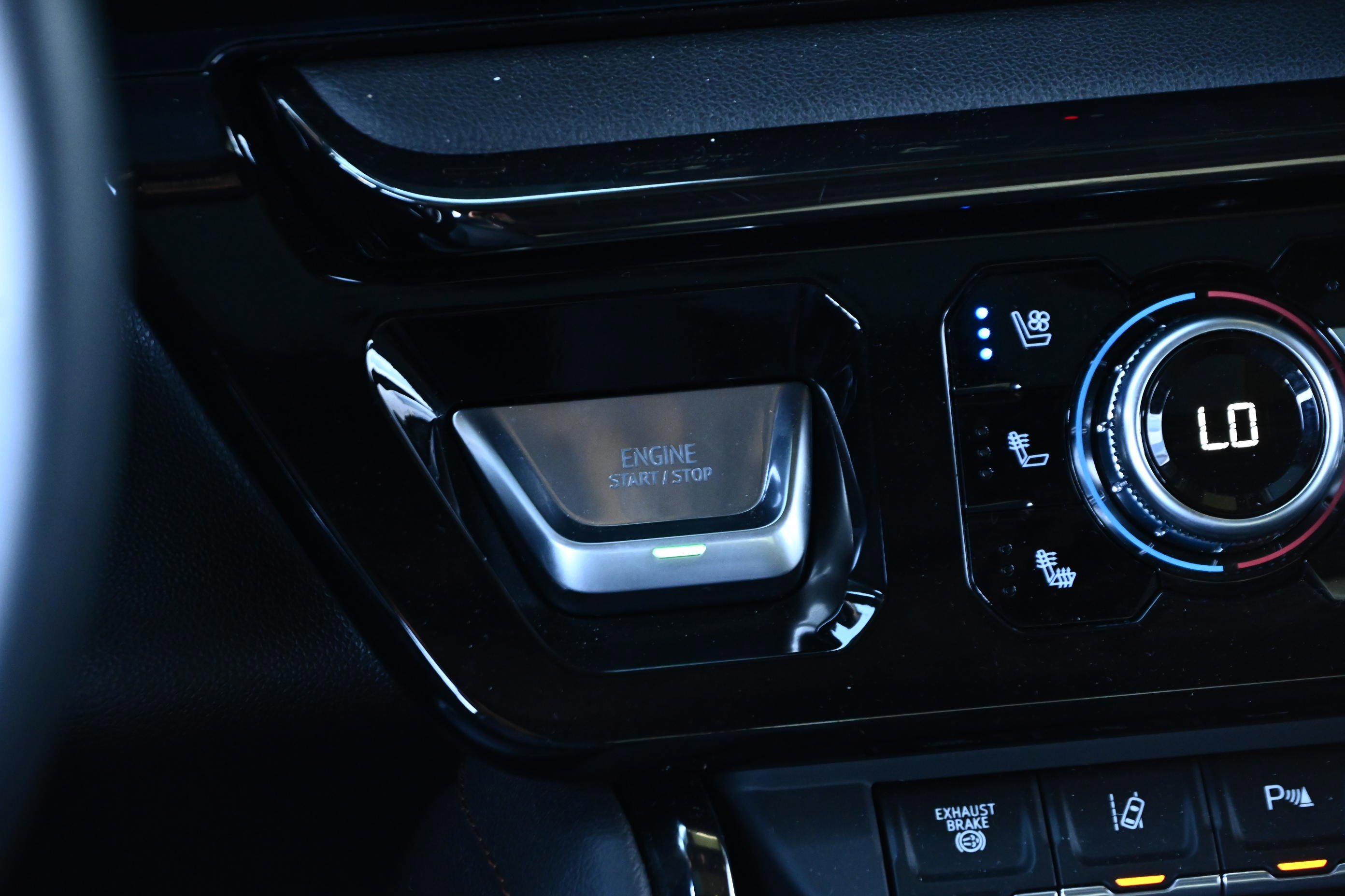 Used 2024 GMC Sierra 2500 AT4 w/ AT4 Premium Plus Package image 43