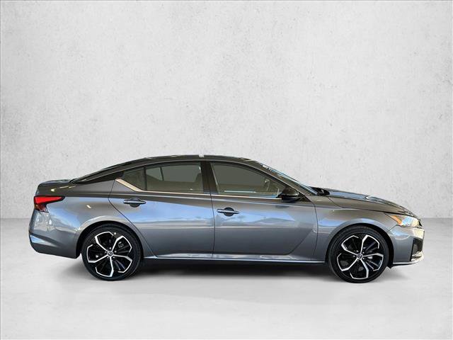 Used 2024 Nissan Altima 2.5 SR video 4