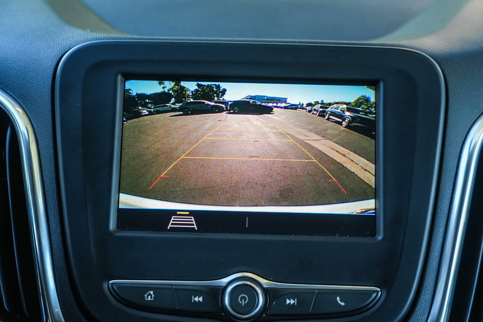 Used 2020 Chevrolet Equinox LT FWD image 24