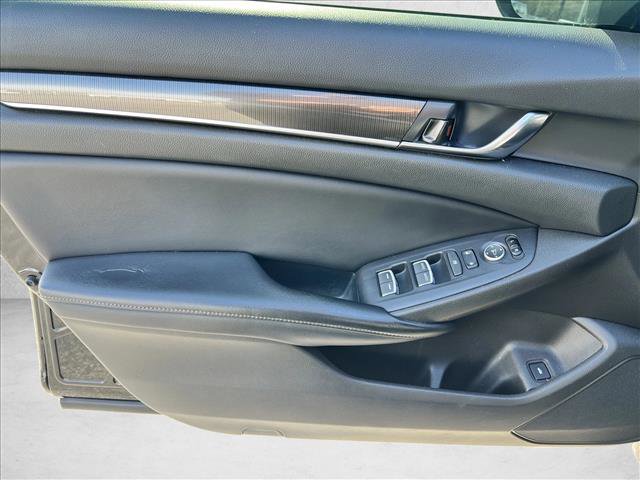 Used 2018 Honda Accord Sport image 11