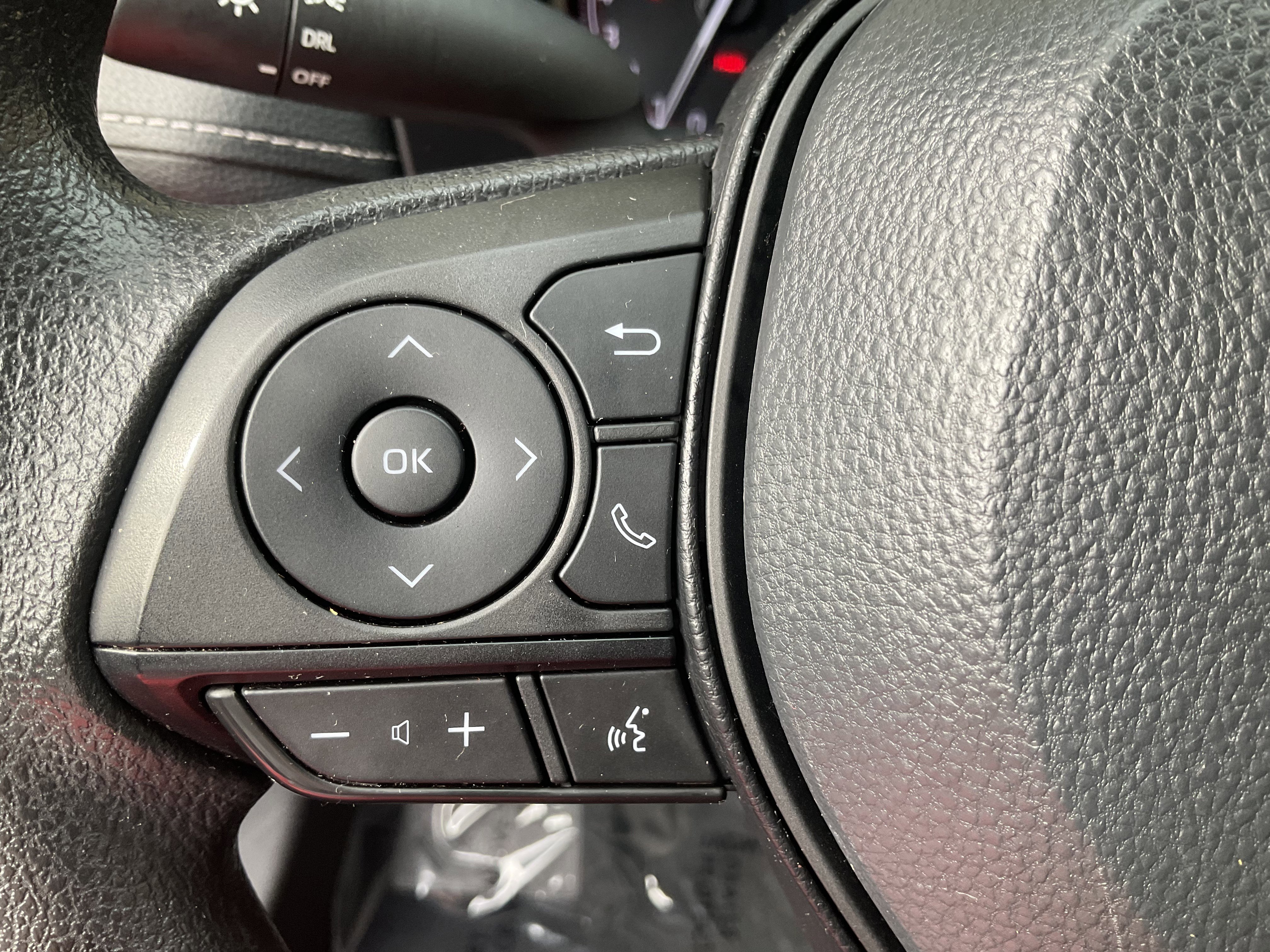 Used 2024 Toyota RAV4 LE image 29