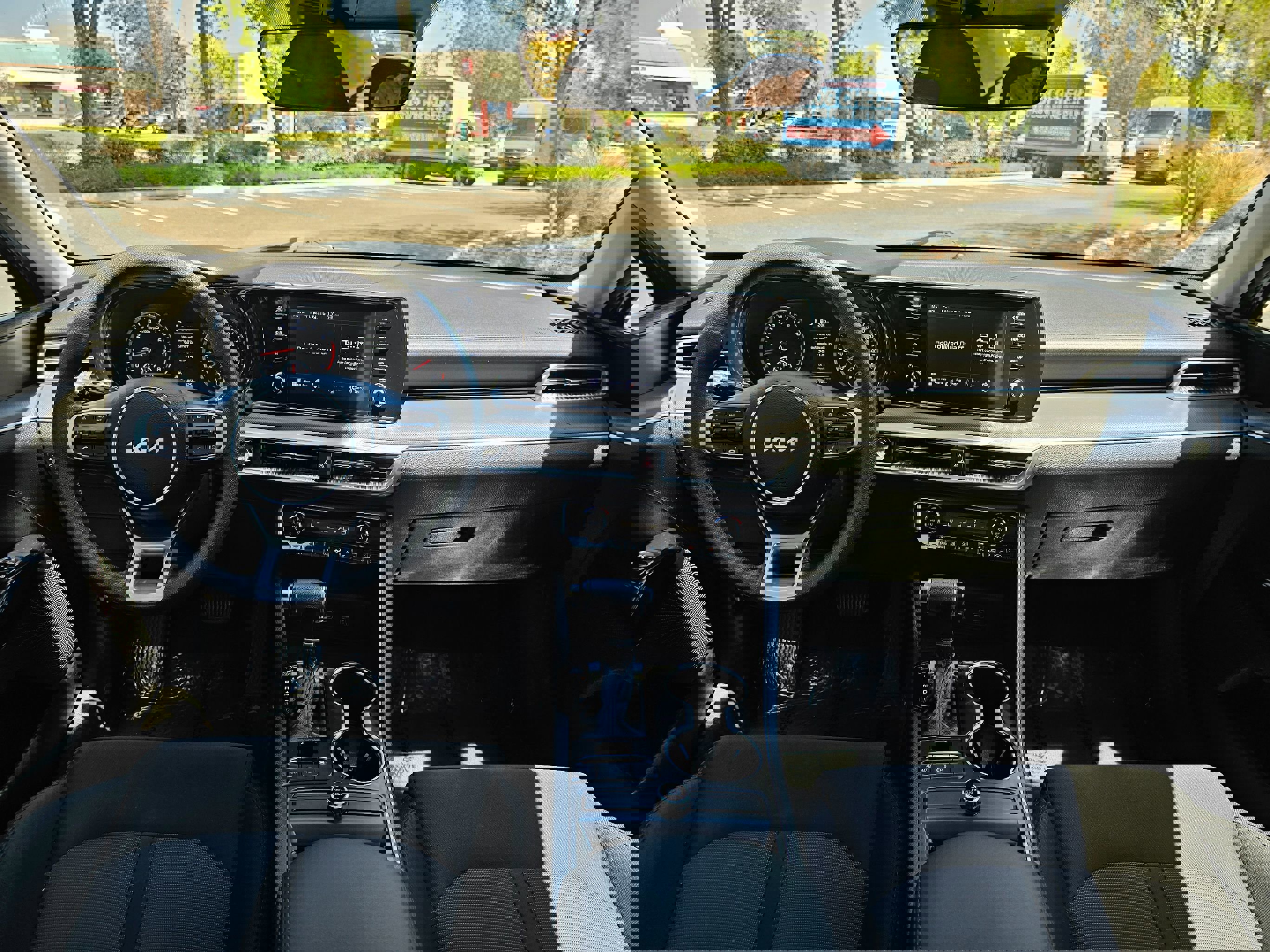 Used 2023 Kia K5 LXS image 21