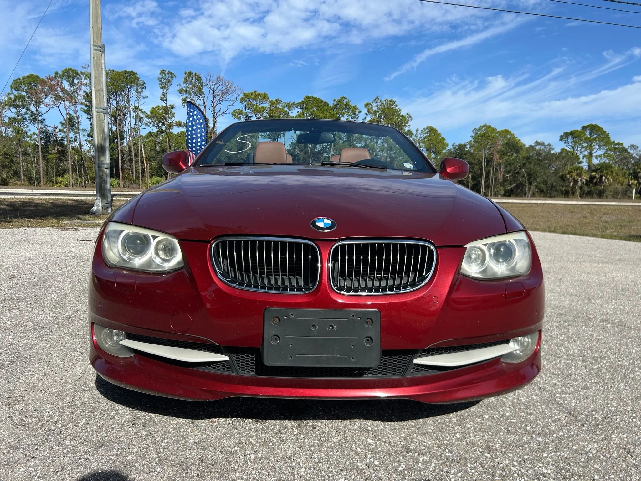 Used 2011 BMW 335i Convertible image 2