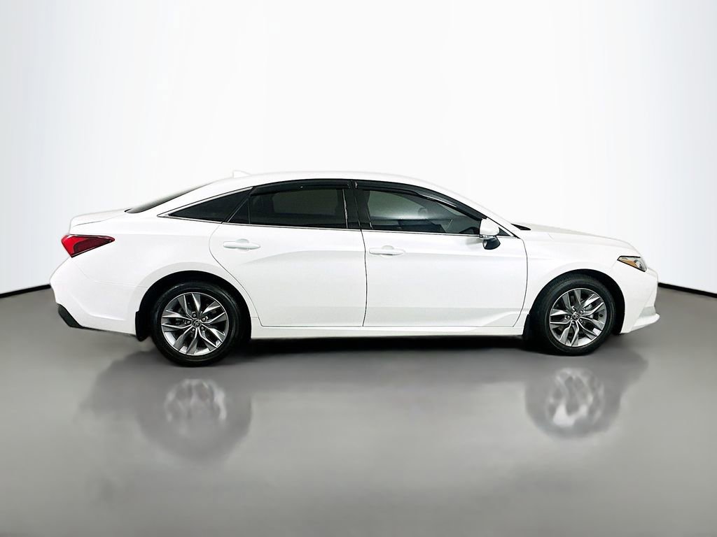 Used 2022 Toyota Avalon XLE image 4