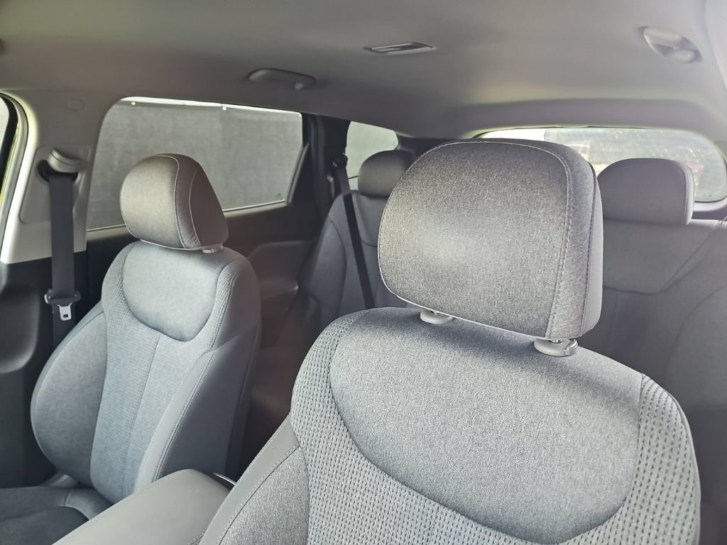 Used 2019 Hyundai Santa Fe SEL FWD image 12
