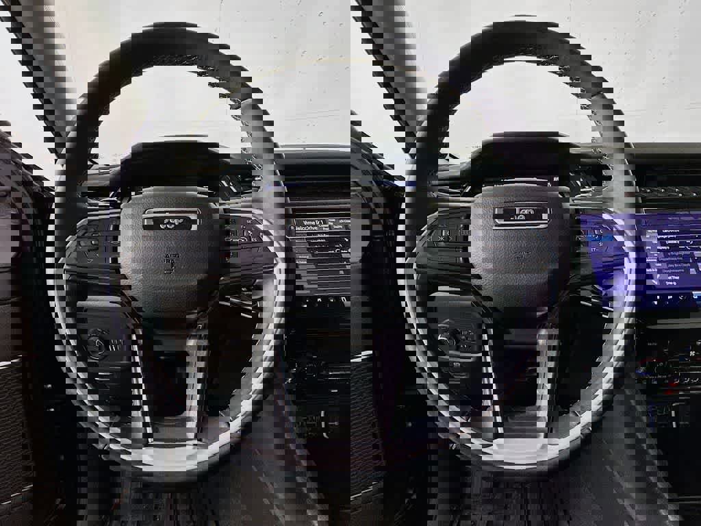 Used 2022 Jeep Grand Cherokee L Laredo w/ Luxury Tech Group I image 15