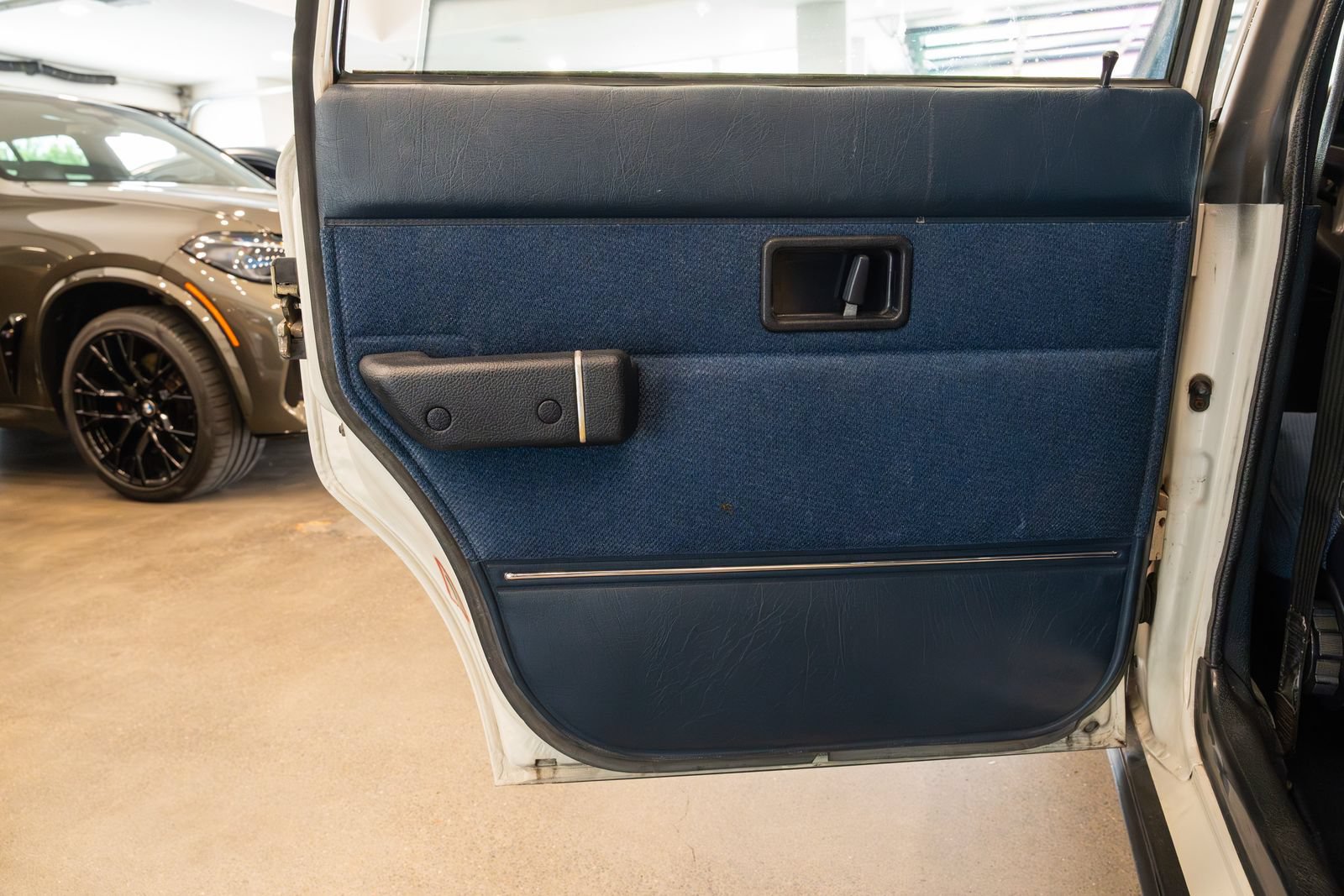 Used 1989 Volvo 240 DL RWD image 21
