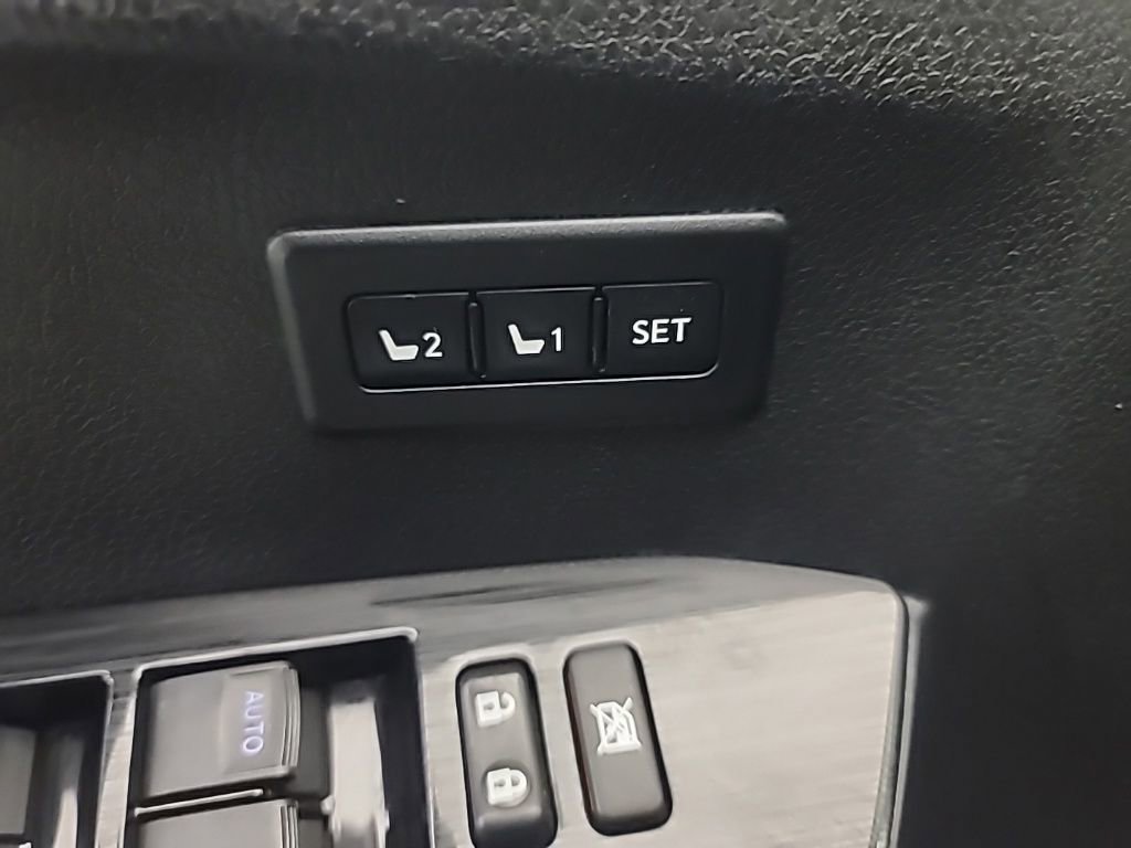 Used 2016 Toyota RAV4 Limited image 24