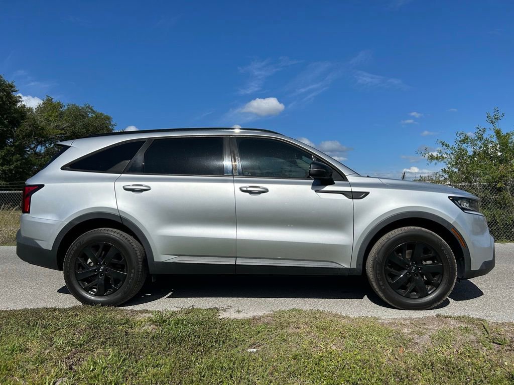 Used 2021 Kia Sorento S image 6