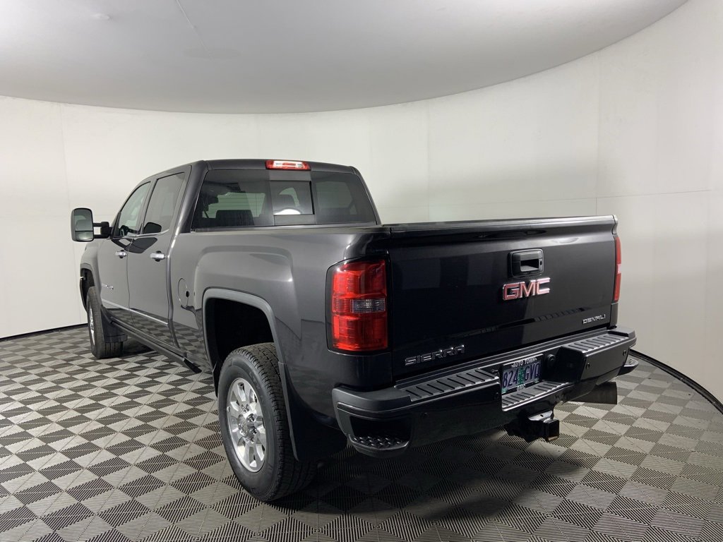 Used 2015 GMC Sierra 3500 Denali image 5