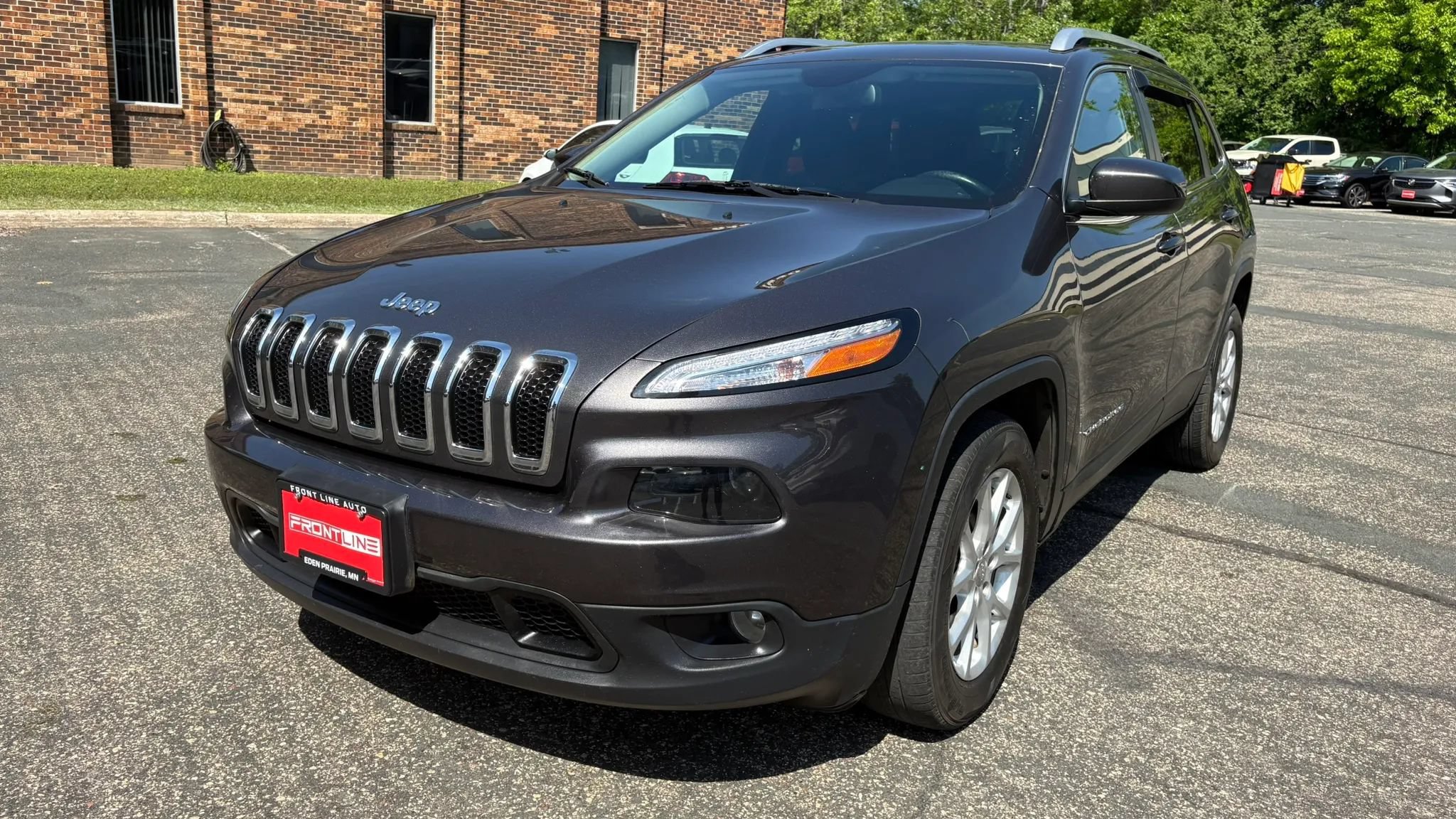 Used 2017 Jeep Cherokee Latitude w/ Cold Weather Group AWD/4WD image 15