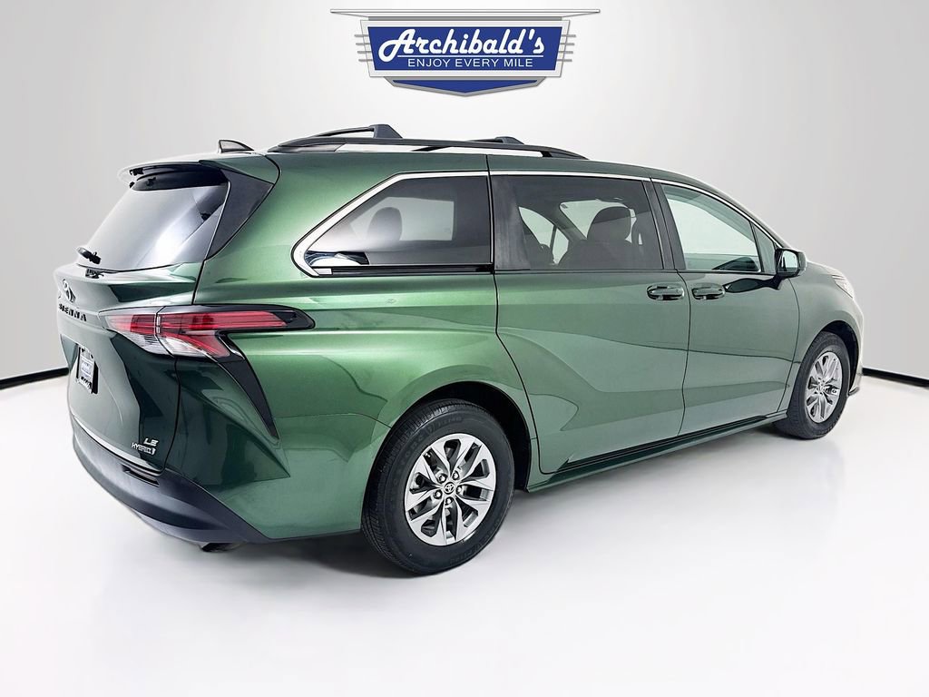 Used 2022 Toyota Sienna LE image 6