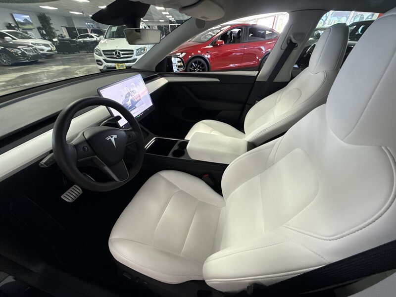 Used 2024 Tesla Model Y Performance AWD/4WD image 15