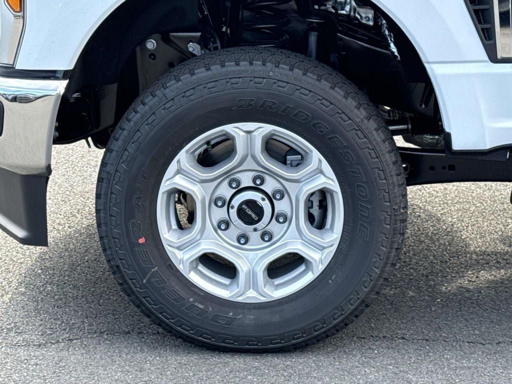 New 2026 Ford F250 XLT w/ FX4 Off-Road Package AWD/4WD image 7
