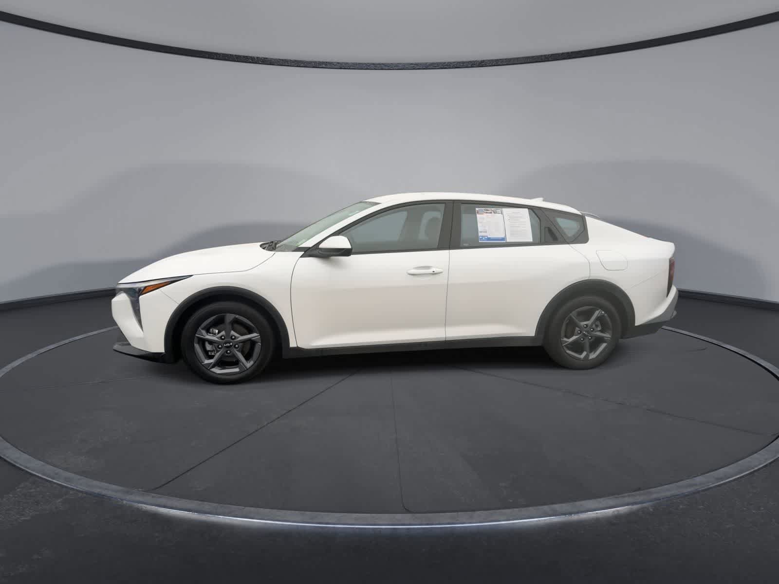 Used 2025 Kia K4 LXS image 5