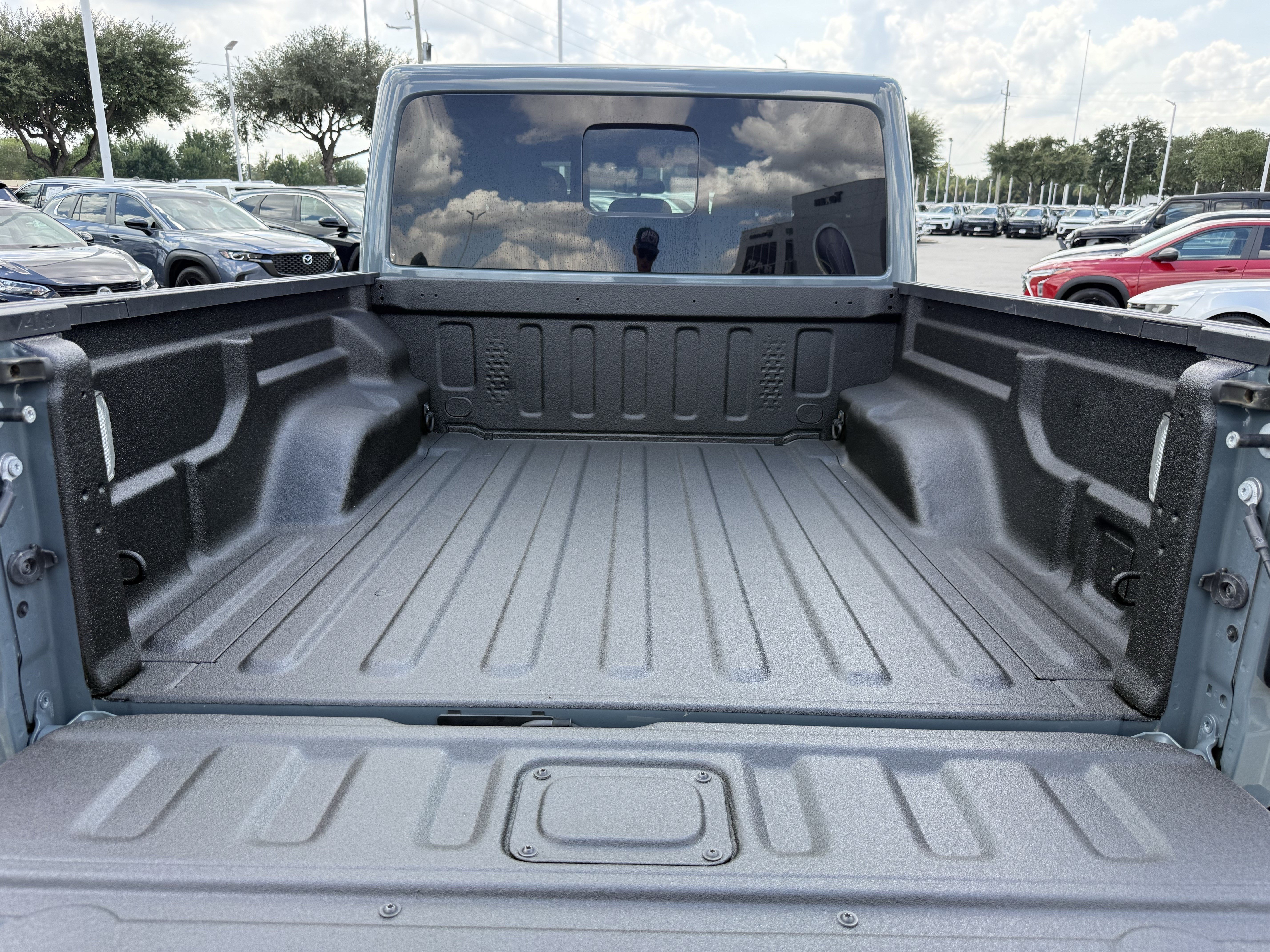 Used 2024 Jeep Gladiator Sport AWD/4WD image 30
