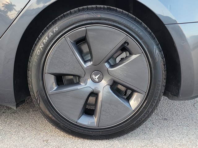 Used 2022 Tesla Model 3 Long Range AWD/4WD image 9