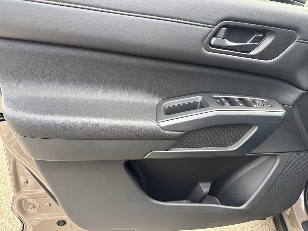 Used 2024 Nissan Pathfinder Rock Creek image 10