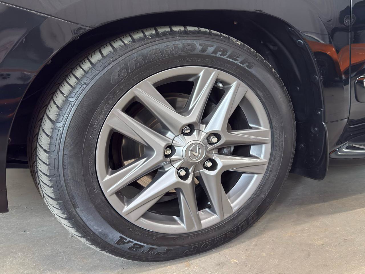 Used 2013 Lexus LX 570 4WD image 53