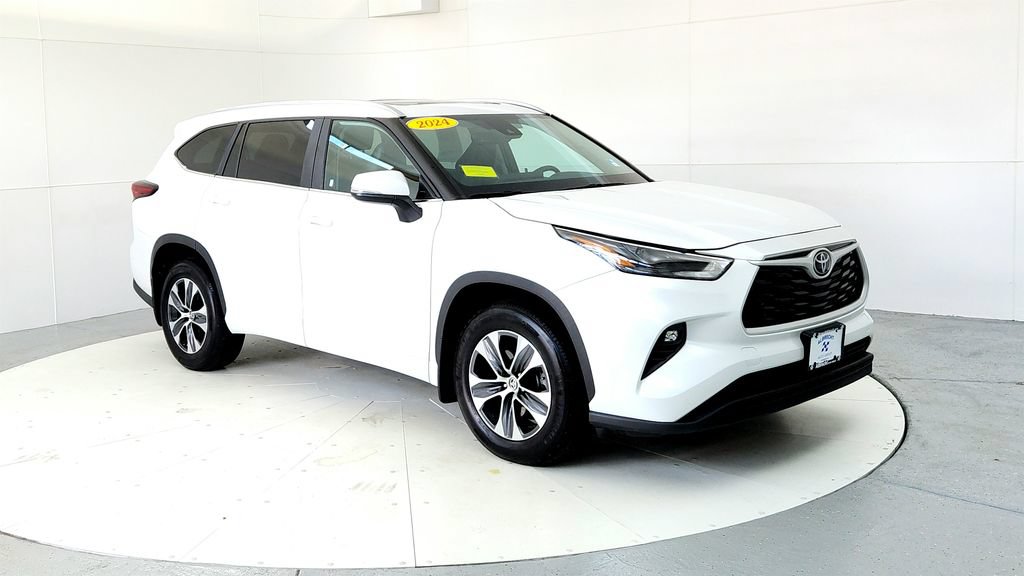 Certified 2024 Toyota Highlander XLE AWD/4WD image 7