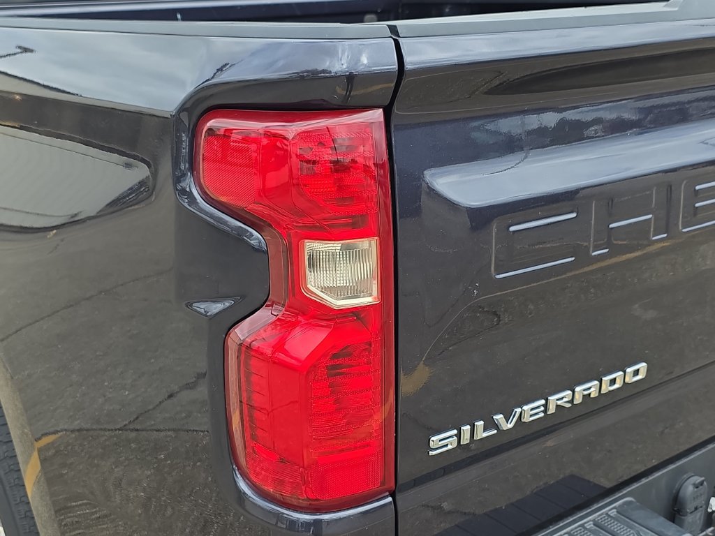 Used 2023 Chevrolet Silverado 1500 Custom RWD image 16