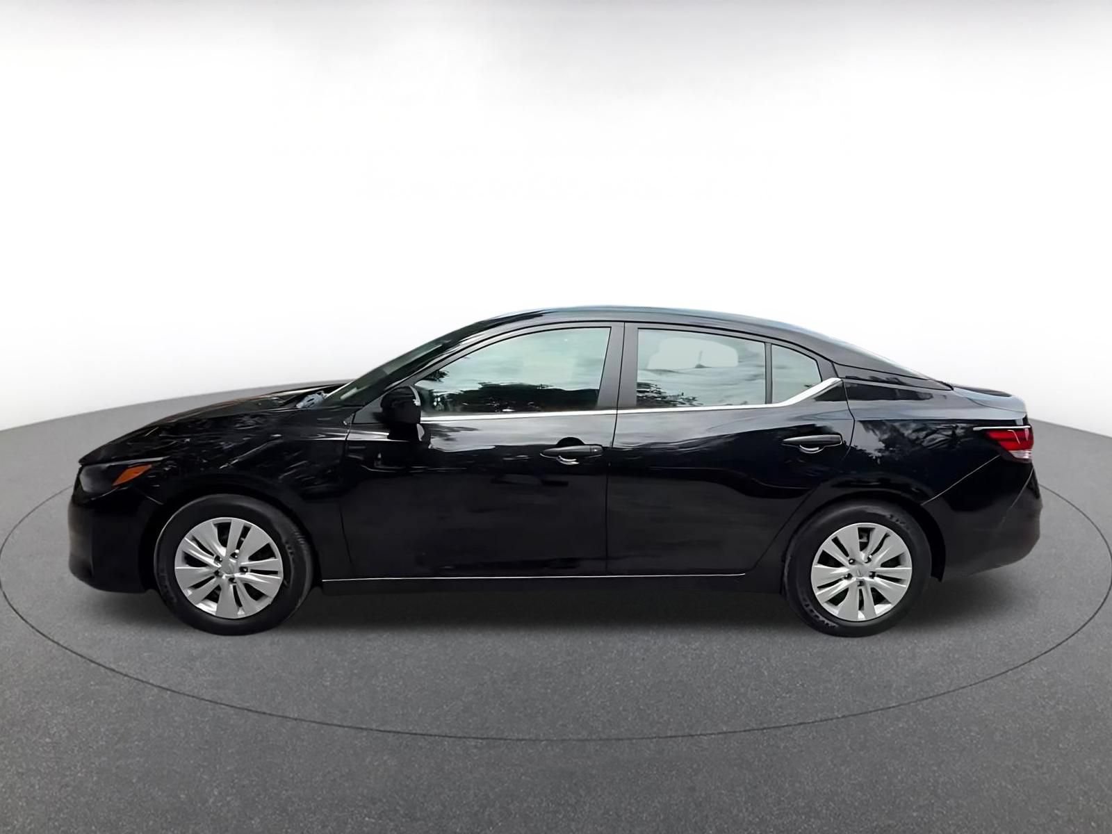 Used 2025 Nissan Sentra S FWD image 9