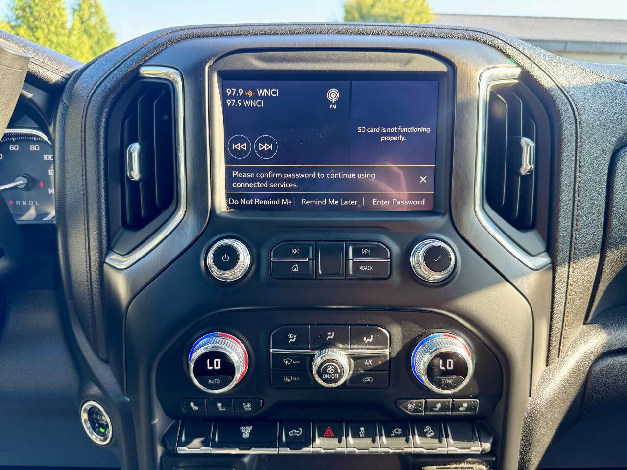 Used 2020 GMC Sierra 2500 AT4 w/ AT4 Preferred Package image 19