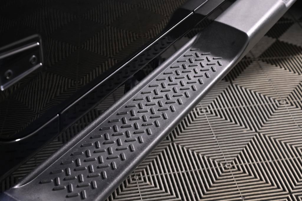 Used 2015 Jeep Wrangler Unlimited Sahara w/ Dual Top Group AWD/4WD image 13