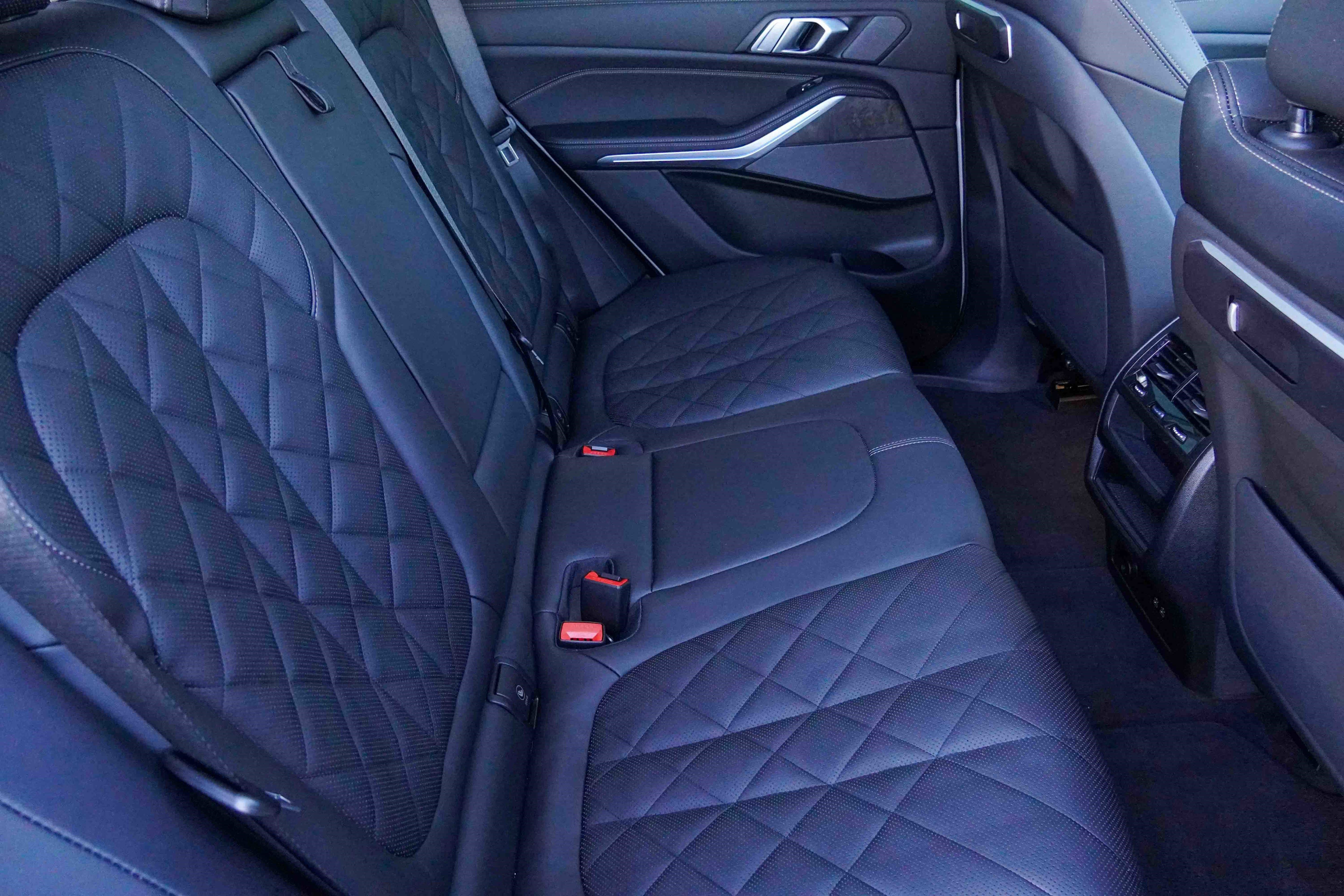 Used 2025 BMW X5 sDrive40i w/ Premium Package image 36