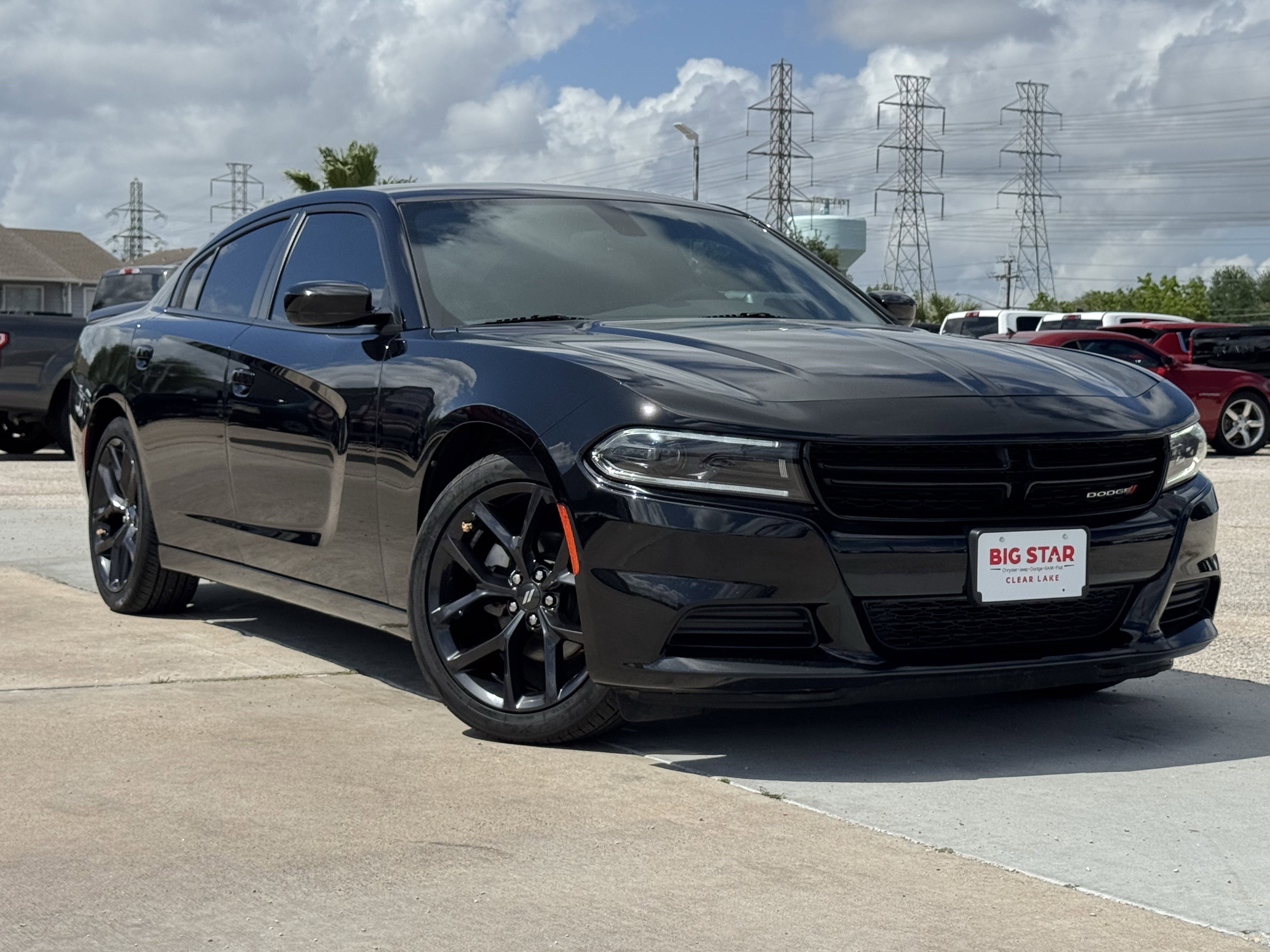 Used 2023 Dodge Charger SXT w/ Blacktop Package RWD image 2