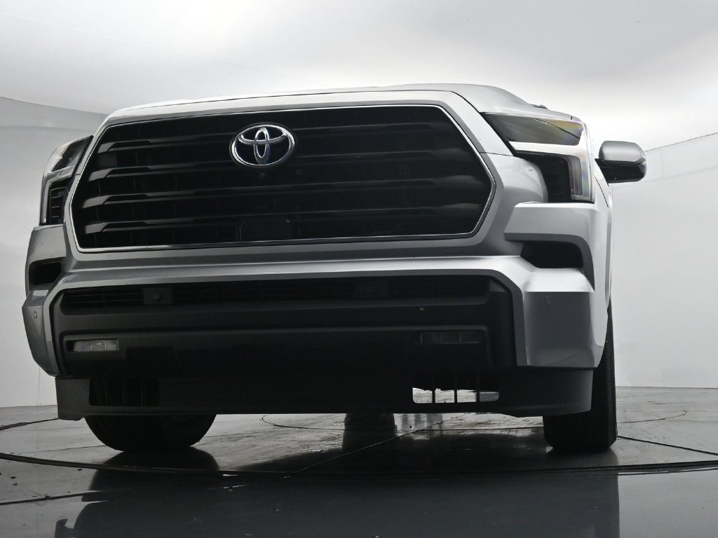 Used 2024 Toyota Sequoia SR5 w/ SR5 Premium Package AWD/4WD image 19