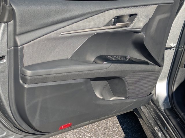 Used 2025 Toyota Camry SE image 10