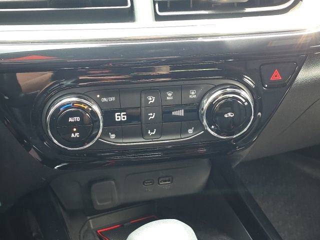 Used 2025 Chevrolet Trax RS w/ Sunroof Package FWD image 27
