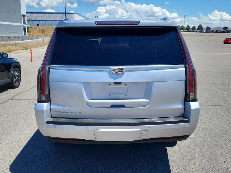 Used 2019 Cadillac Escalade ESV Premium Luxury AWD/4WD image 4
