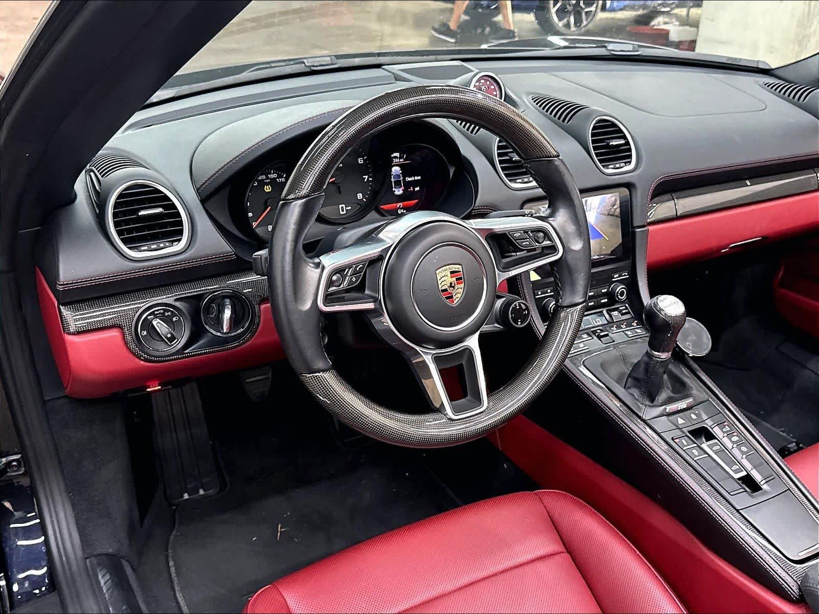 Used 2024 Porsche 718 Boxster RWD image 17