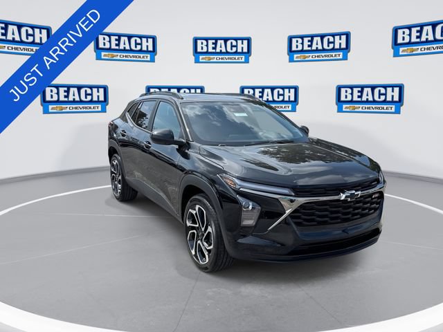 New 2026 Chevrolet Trax RS w/ Sunroof Package FWD image 2