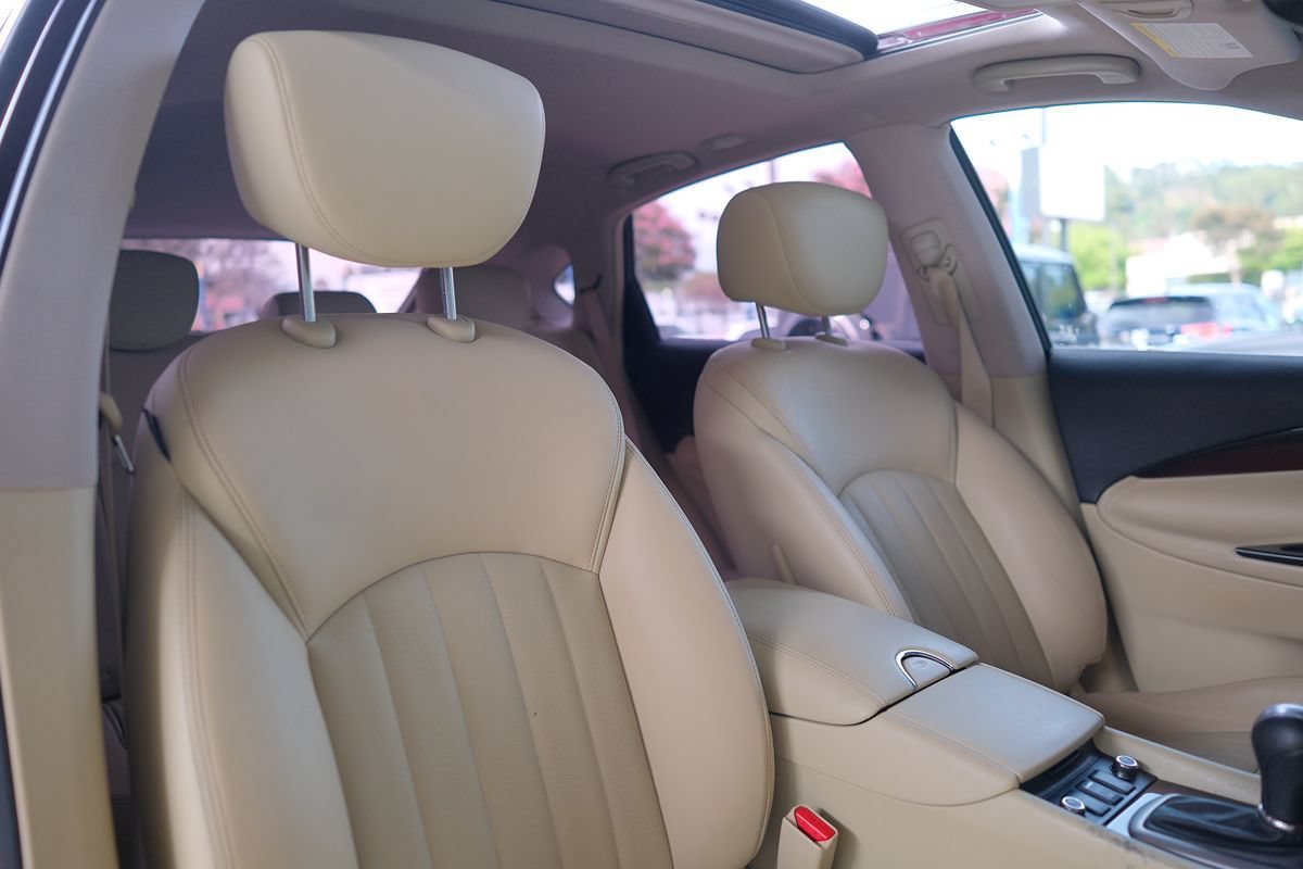 Used 2016 INFINITI QX50 2WD w/ Premium Package image 27