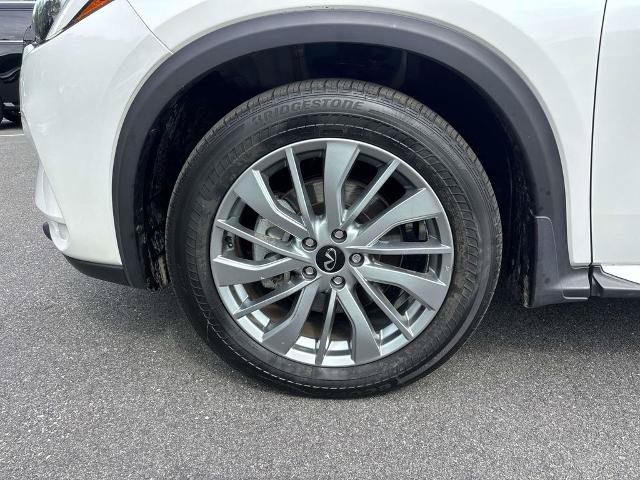 Certified 2025 INFINITI QX50 Luxe AWD/4WD image 9