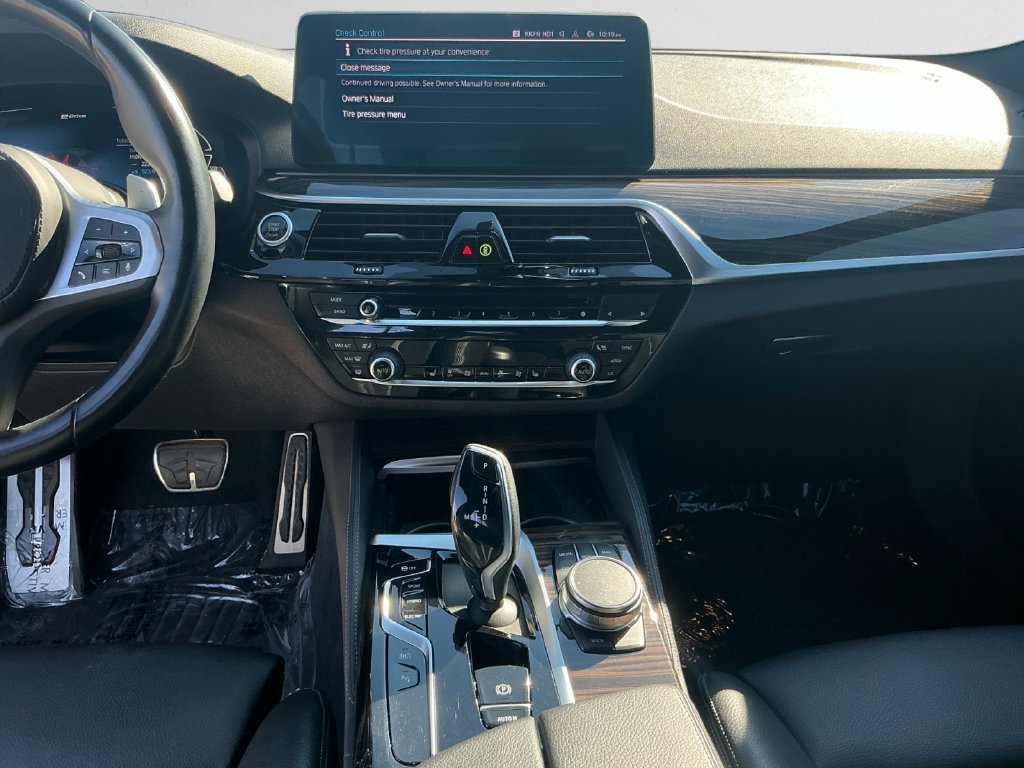 Used 2023 BMW 530e xDrive w/ Premium Package AWD/4WD image 11