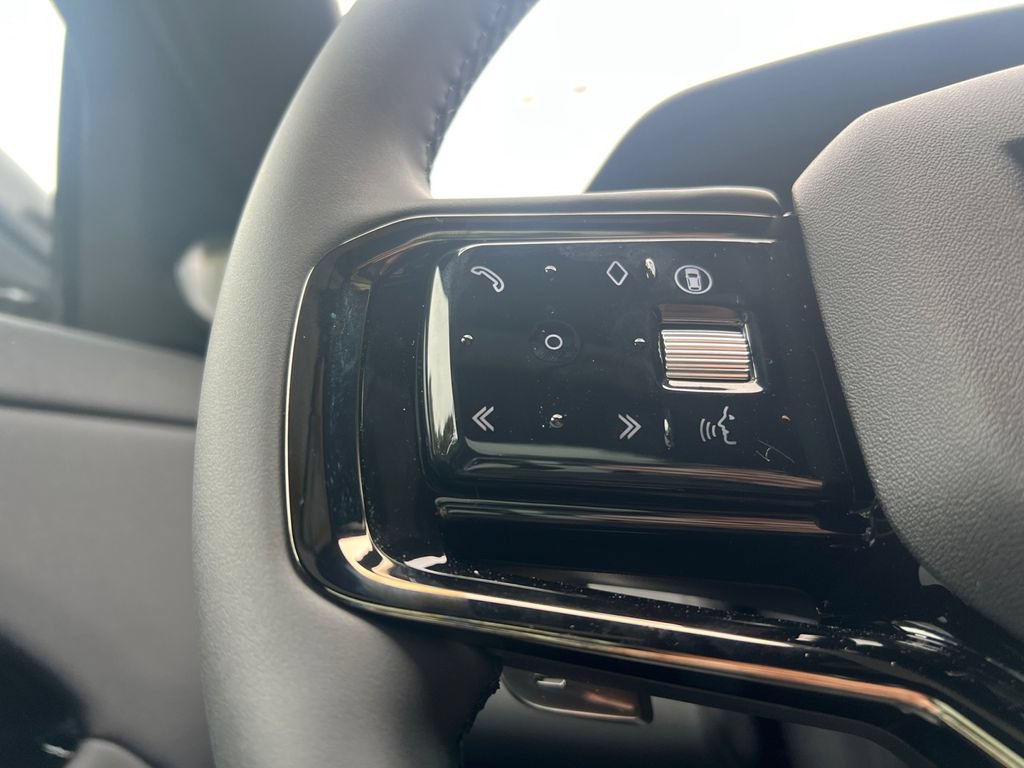 Certified 2025 Land Rover Range Rover Evoque Dynamic SE AWD/4WD image 15