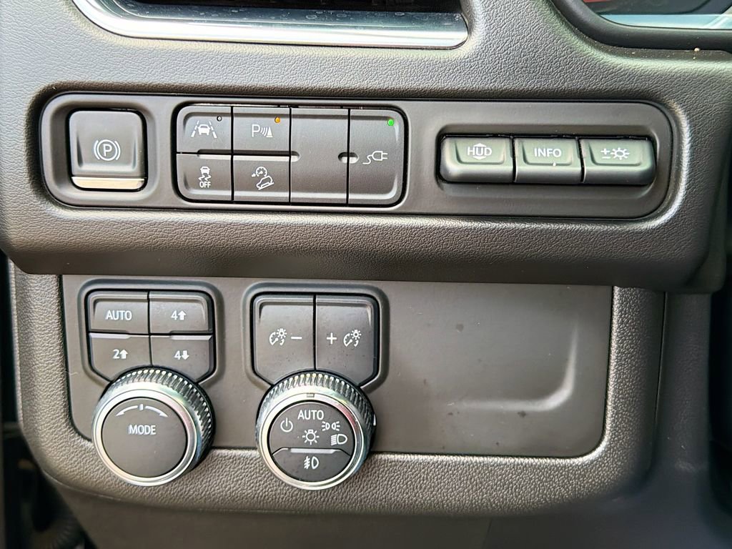 Used 2021 GMC Yukon AT4 w/ Technology Package image 35