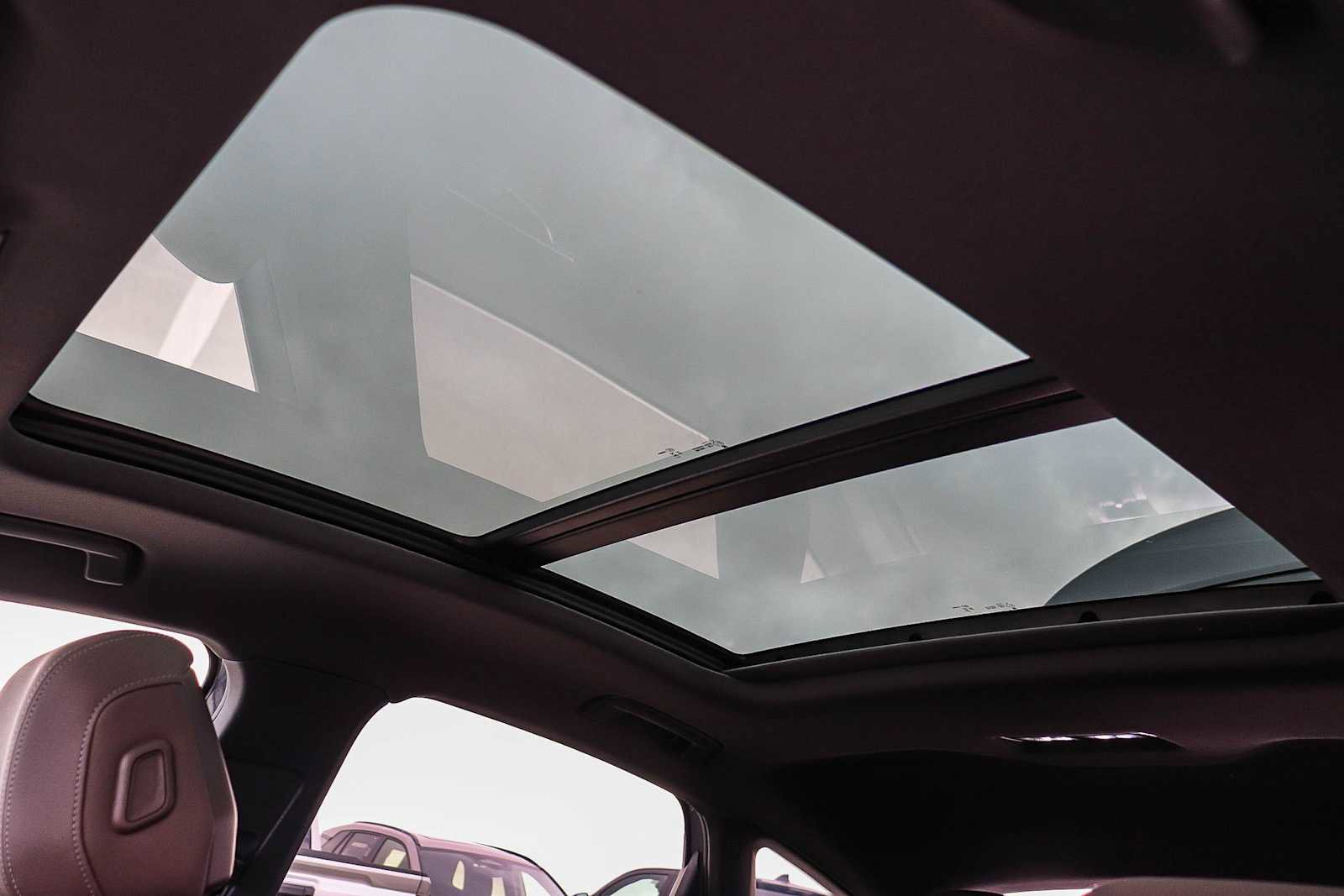 Used 2023 Audi Q4 e-tron Prestige image 34