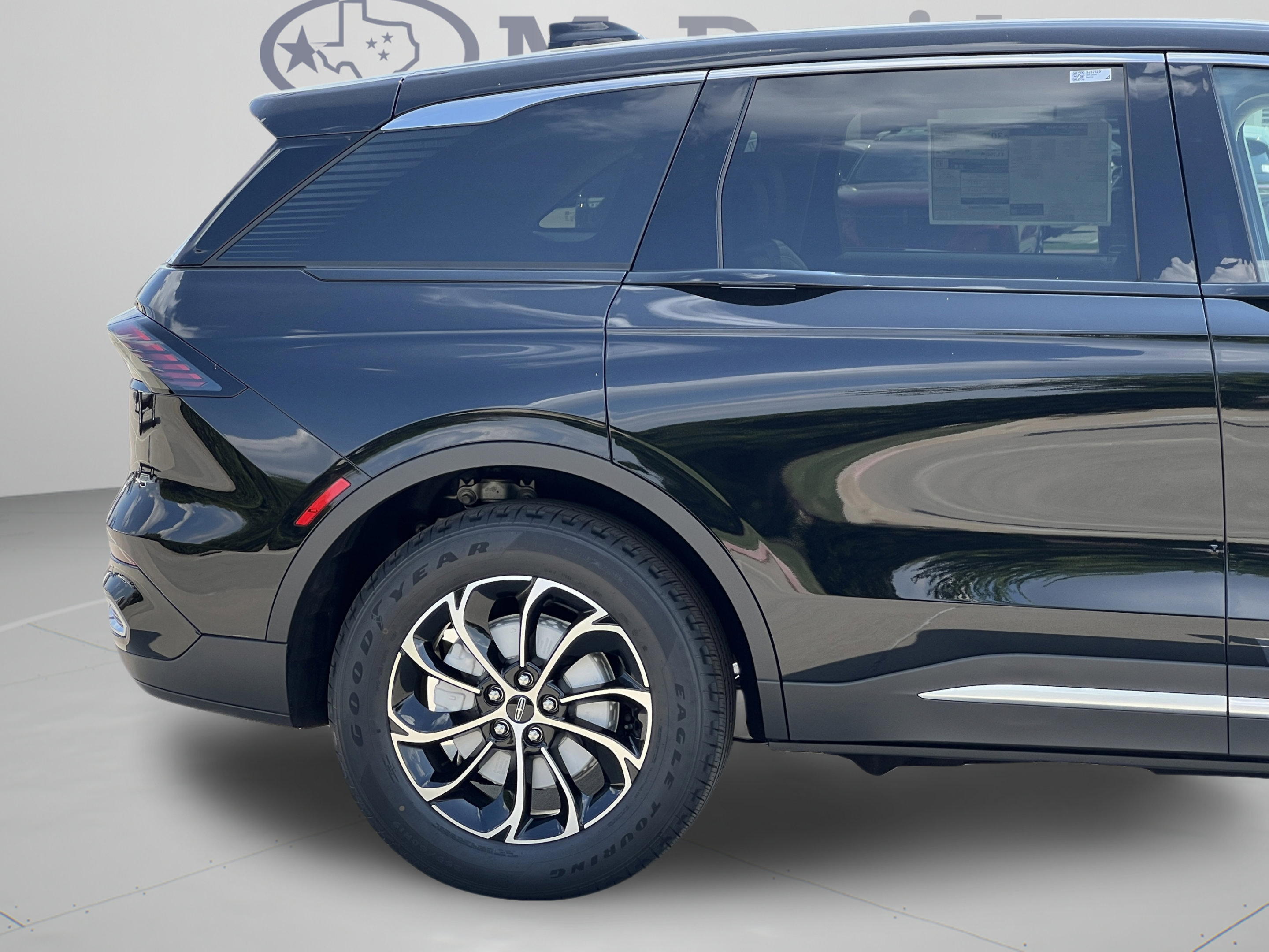 New 2025 Lincoln Nautilus Premier w/ Equipment Group 102A AWD/4WD image 32