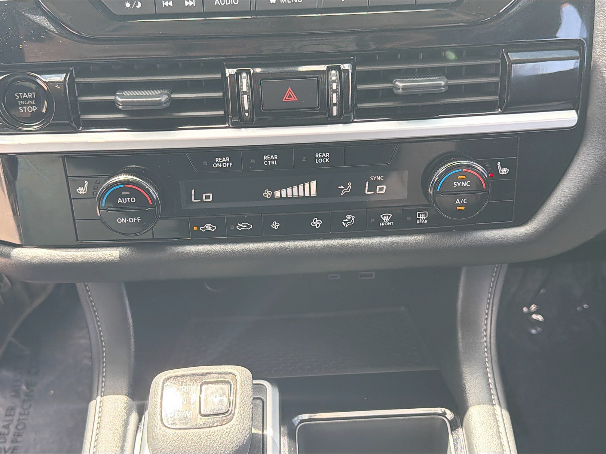 Used 2025 Nissan Pathfinder SV AWD/4WD image 23