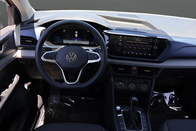 Certified 2022 Volkswagen Taos SE w/ Panoramic Sunroof Package FWD image 15