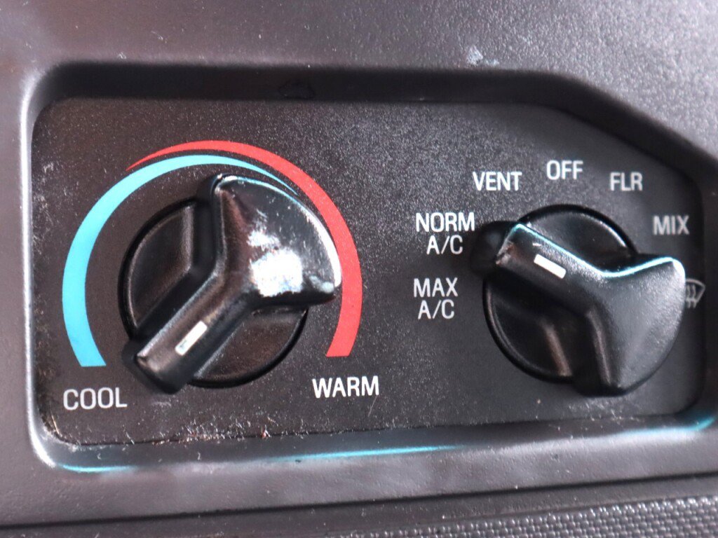 Used 2012 Ford E-450 and Econoline 450 Super Duty w/ PWR Locks & Windows Group RWD image 19